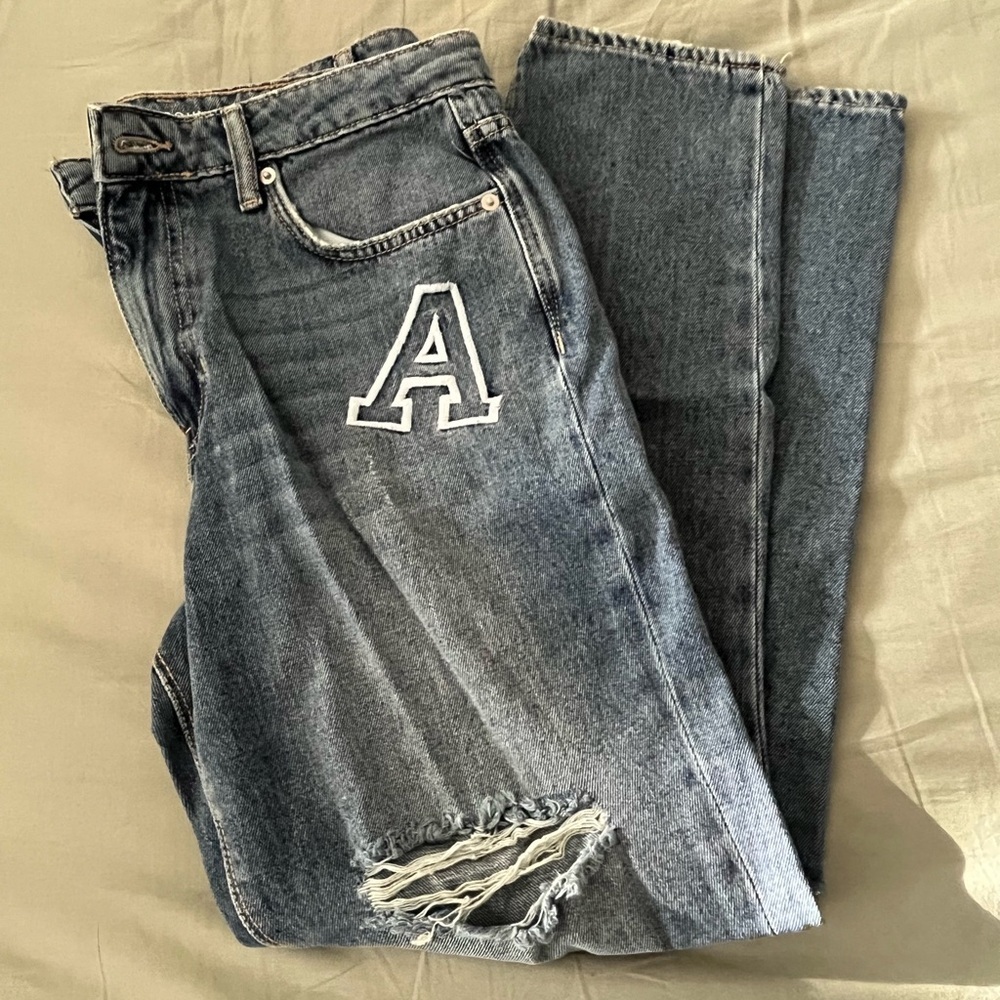 No Boundaries Blue Straight Leg Jeans with NY Patch - Picture 2 of 5